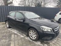 Gebraucht Mercedes A180 109 PS (80 kW) 2013 Schwarz Limousine