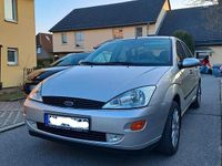 Gebraucht Ford Focus 115 PS (84 kW) 2000 Silber Limousine