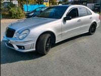 Gebraucht Mercedes E240 177 PS (130 kW) 2002 Silber Limousine