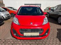Gebraucht Peugeot 107 Active 68 PS (50 kW) 2012 Rot uni Kleinwagen