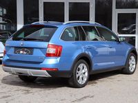 gebraucht Skoda Octavia Scout 4x4 2.0 TDI /Navi/Xenon/Kamera/AHK