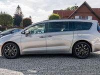 Gebraucht Chrysler Pacifica Limited 298 PS (219 kW) 2018 Grau Van / Kleinbus
