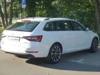 Gebraucht Skoda Superb Style 150 PS (110 kW) 2017 Weiß Kombi