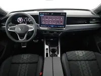 Neu VW Passat R-line 193 PS (141 kW) 2026 Grenadilla black meta... Kombi