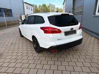 Usado Ford Focus 125 CV (91 kW) 2018 Blanco Familiar