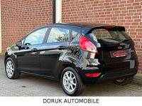 Gebraucht Ford Fiesta Celebration 101 PS (74 kW) 2016 Schwarz Kleinwagen