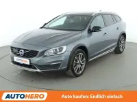 Gebraucht Volvo V60 CC Pro 245 PS (180 kW) 2017 Grau Kombi