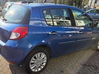 Gebraucht Renault Clio II Dynamique 75 PS (55 kW) 2009 Extremblau Kleinwagen