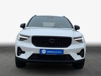 Neu Volvo XC40 Plus 163 PS (119 kW) 2026 Crystal weißperleffekt SUV