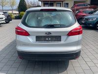 Gebraucht Ford Focus Trend 120 PS (88 kW) 2017 Silber Kombi