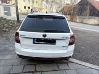 Gebraucht Skoda Octavia RS 184 PS (135 kW) 2015 Weiß Kleinwagen