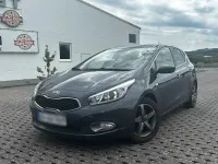 Gebraucht Kia Ceed 126 PS (92 kW) 2014 Grau Kleinwagen