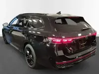 Gebraucht VW Passat R-line 150 PS (110 kW) 2024 Grenadillschwarz metallic Kombi