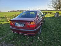 Gebraucht BMW 318 118 PS (86 kW) 1998 Rot Limousine