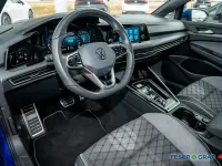 Gebraucht VW Golf VIII R-line 190 PS (139 kW) 2024 Lapiz blue metallic Limousine
