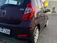 Gebraucht Hyundai i10 Edition 69 PS (50 kW) 2012 Violet Kleinwagen