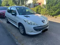 Gebraucht Peugeot 206 60 PS (44 kW) 2010 Weiß Limousine