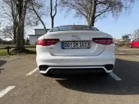 Gebraucht Jaguar XE R-Dynamic 204 PS (150 kW) 2021 Weiß Limousine