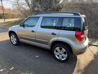 Gebraucht Skoda Yeti Active 122 PS (89 kW) 2014 Beige SUV