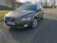 Gebraucht Volvo V70 215 PS (158 kW) 2014 Braun Kombi