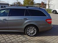 Używany Mercedes E350 Elegance 265 KM (194 kW) 2012 Szary Kombi
