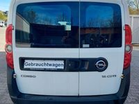 Gebraucht Opel Combo 105 PS (77 kW) 2013 Weiß Van / Kleinbus