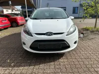 Usata Ford Fiesta Trend 82 CV (60 kW) 2012 Bianco Utilitaria