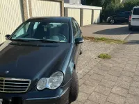 Gebraucht Mercedes 180 143 PS (105 kW) 2004 Blau Limousine