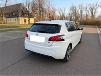 Gebraucht Peugeot 308 Active 131 PS (96 kW) 2014 Weiß Limousine