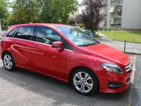 Gebraucht Mercedes B200 156 PS (114 kW) 2018 Rot Kleinwagen