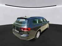 Gebraucht VW Passat Basis 122 PS (89 kW) 2023 Grau Kombi
