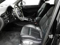Gebraucht Porsche Macan 265 PS (194 kW) 2024 Tiefschwarzmetallic SUV