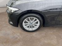 Gebraucht BMW 320 184 PS (135 kW) 2024 Saphirschwarz metallic Kombi