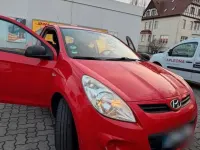 Gebraucht Hyundai i20 78 PS (57 kW) 2009 Rot Kleinwagen