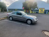 Gebraucht Mercedes E200 163 PS (119 kW) 2003 Silber Limousine