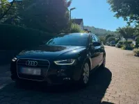 Gebraucht Audi A4 140 PS (102 kW) 2013 Schwarz Kombi