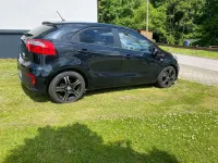 Gebraucht Kia Rio 84 PS (61 kW) 2015 Schwarz Limousine