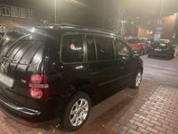 gebraucht VW Touran in gute Zustand