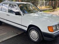 Gebraucht Mercedes 200 72 PS (52 kW) 1987 Weiß Limousine