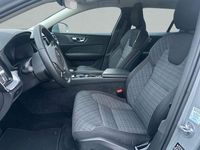 Gebraucht Volvo V60 Core 197 PS (144 kW) 2024 Vapour grey Kombi