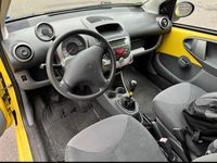 Gebraucht Peugeot 107 68 PS (50 kW) 2007 Gelb Kleinwagen