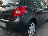 Second-hand Renault Clio II 75 CP (55 kW) 2006 Hatchback