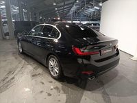 Gebraucht BMW 330 Sport Line 286 PS (210 kW) 2023 Schwarz Limousine