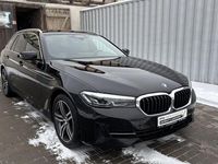 Gebraucht BMW 520 Efficient Dynamics 190 PS (139 kW) 2022 Schwarz