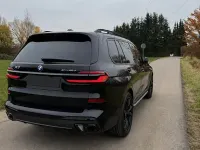 Neu BMW X7 M Sport 352 PS (258 kW) 2025 Schwarz SUV