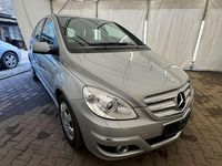 Gebraucht Mercedes B200 140 PS (102 kW) 2009 Silber Van / Kleinbus