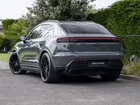 Gebraucht Porsche Macan 4 Electric Chrono 300 kW (408 PS) 2025 Grau SUV