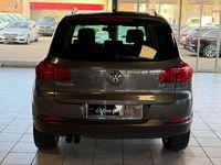 Gebraucht VW Tiguan Life 140 PS (102 kW) 2013 Grau SUV