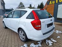 Gebraucht Kia Ceed 90 PS (66 kW) 2010 Weiß Kleinwagen