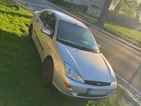 Używany Ford Focus 115 KM (84 kW) 2001 Srebrny Sedan/Limuzyna